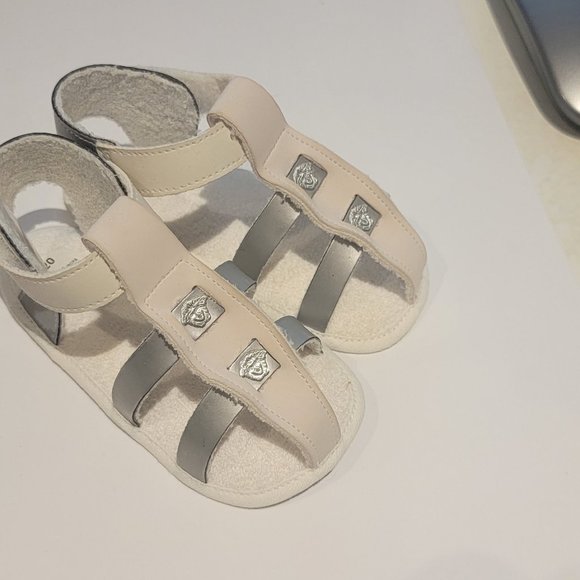 Versace Baby Shoes / Sandals Size 20eu / 5 - Used but great condition - Picture 3 of 16